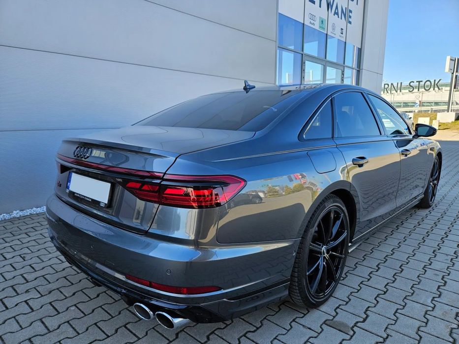 Audi S8