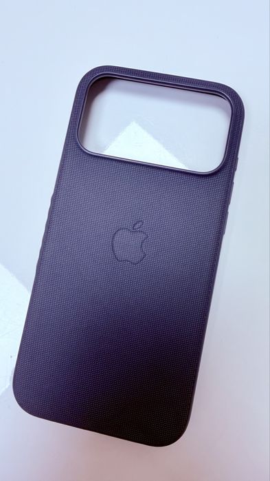 Capa iPhone 17 Pro Max TechWoven