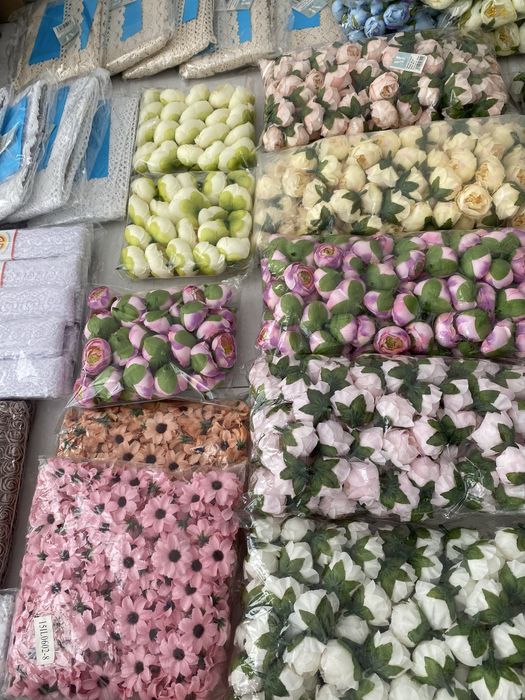 Штучні квіти , стрічки, мереживо по ГУРТОВИМ цінам