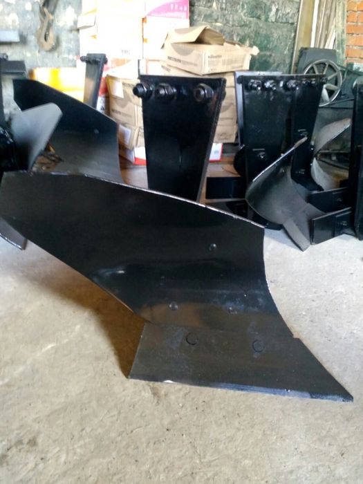 Плуг ПН 4-30 (Кам’янець-Под. завод плугів і культив.)