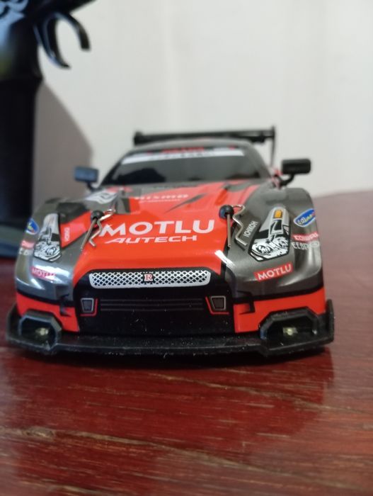 Продам машинку на радіокеровані