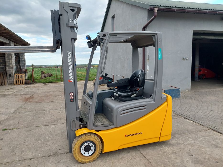 USŁUGI Z OPERATOREM WYNAJEM Wózki widłowe linde toyota wynajme