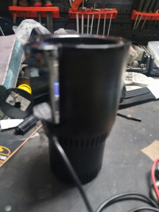 Kubek do samochodu, podgrzewacz, schładzacz.