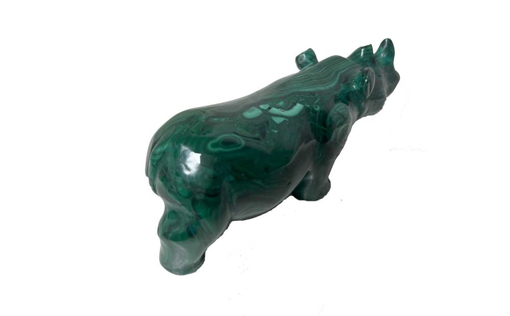 Nosorożec z malachitu – symbol wytrwałości i siły