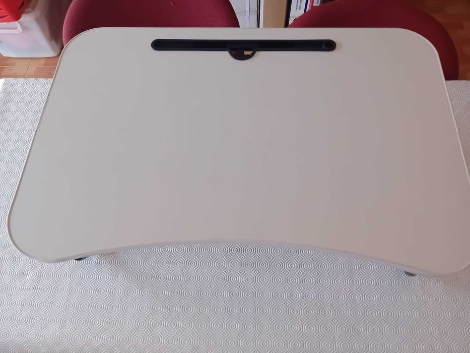 Mesa Portátil Dobrável (para Cama/Sofá) – 5€ (Levantamento no Bombarral)