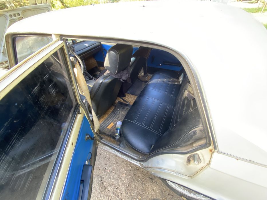 Авто в робочому стаі