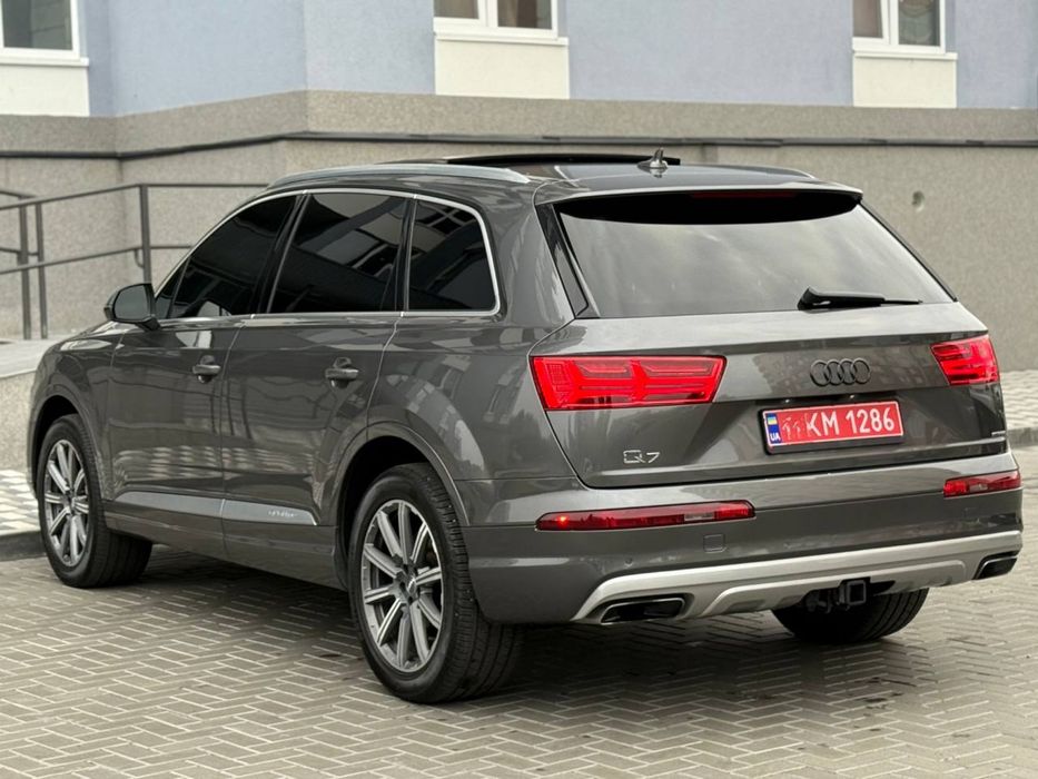 Ауді Q7 2019 рік