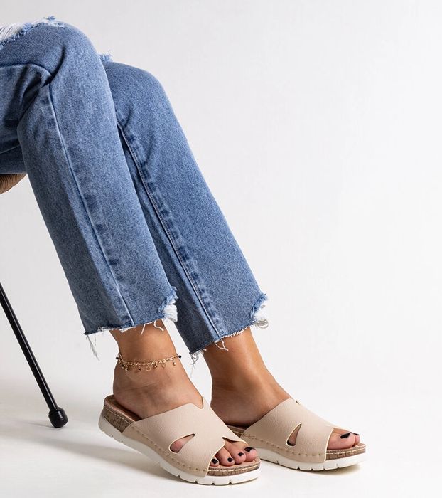 Beżowe klapki ze skórzaną wkładką Masha