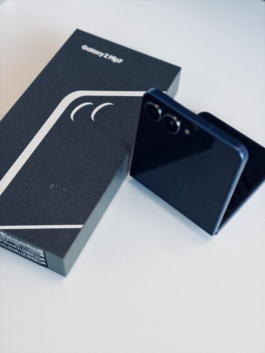 Samsung Galaxy Z Flip 7 ! 5G ! 12 GB ! 256 GB ! Faktura ! Gwarancja ! Tanio !