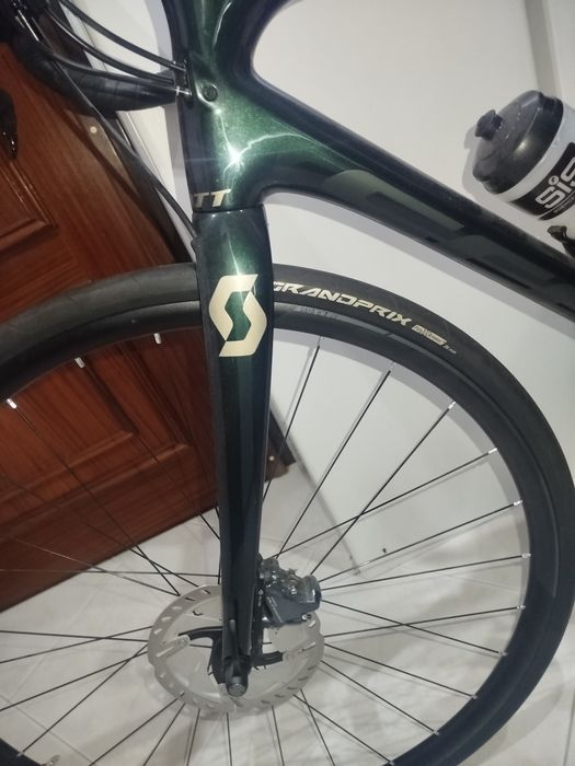 Bicicleta de estrada scott addict 2022