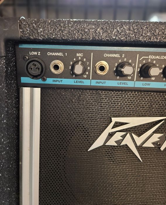 Amerykański wzmacniacz Peavey do gitary I mikrofonu,  zasilanie 12V