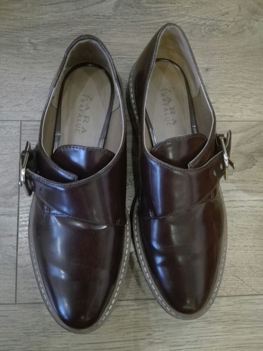 Жіночі шкіряні черевики Zara