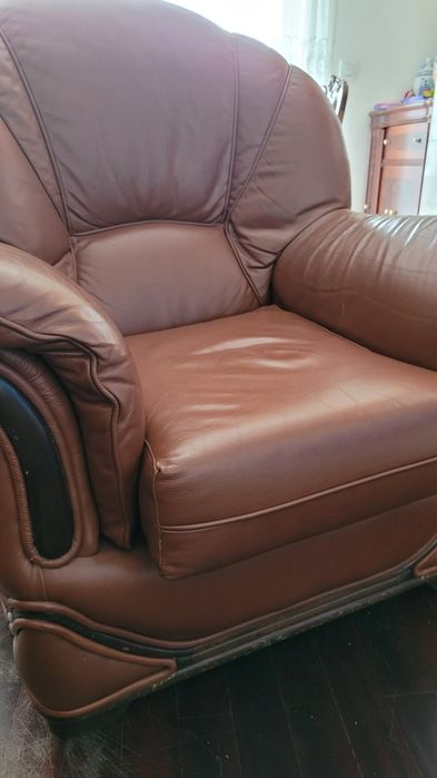 Sofá Cama e cadeirão em pele genuína