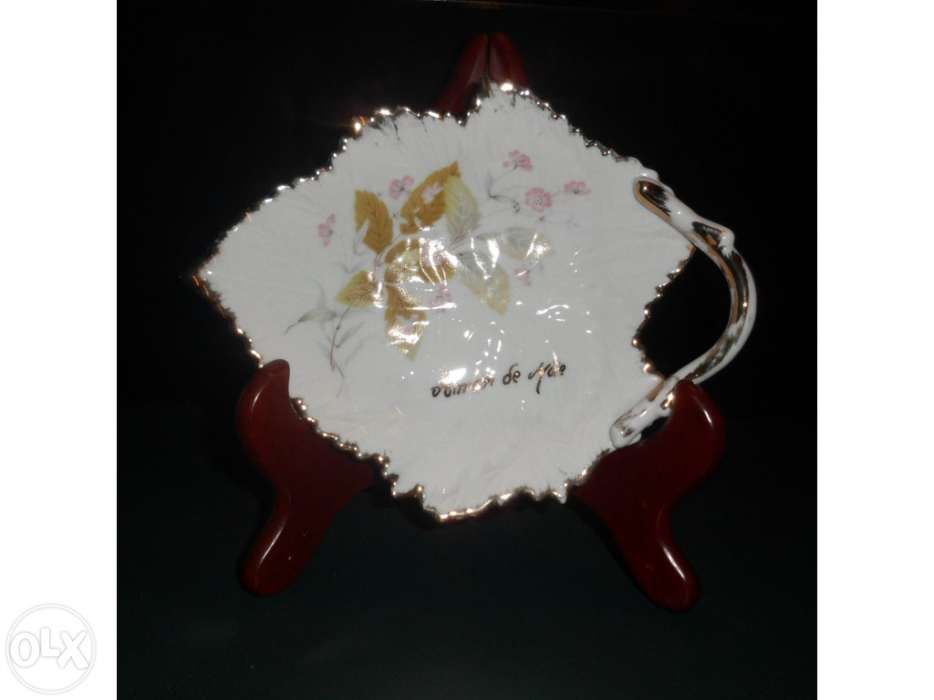Folha em porcelana dedicada a mãe