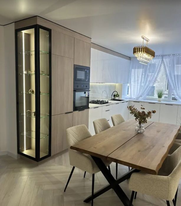 Продаж 3к квартири 84 кв. м на вул. Пирогова