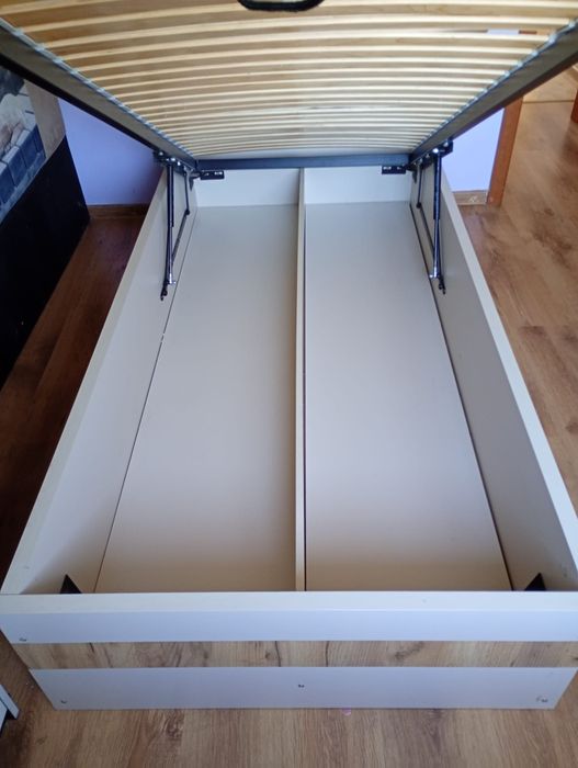 Sprzedam solidne łóżko