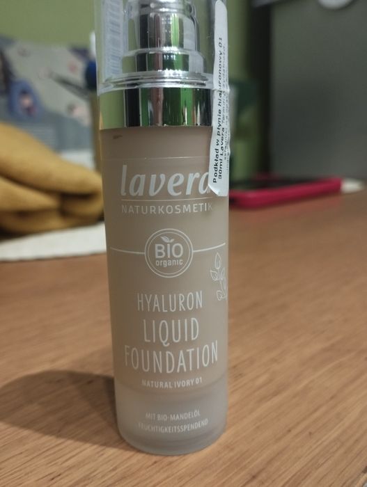 Podkład Lavera hialuronowy 01