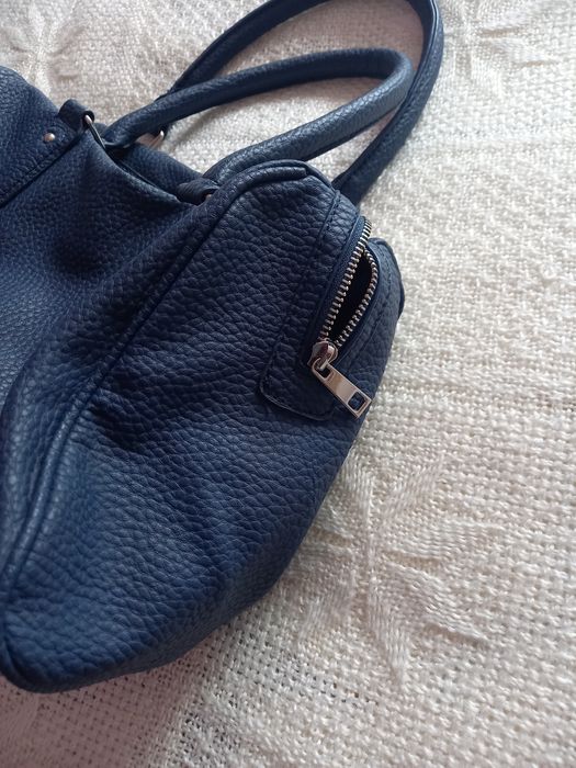 Granatowa pakowna torebka