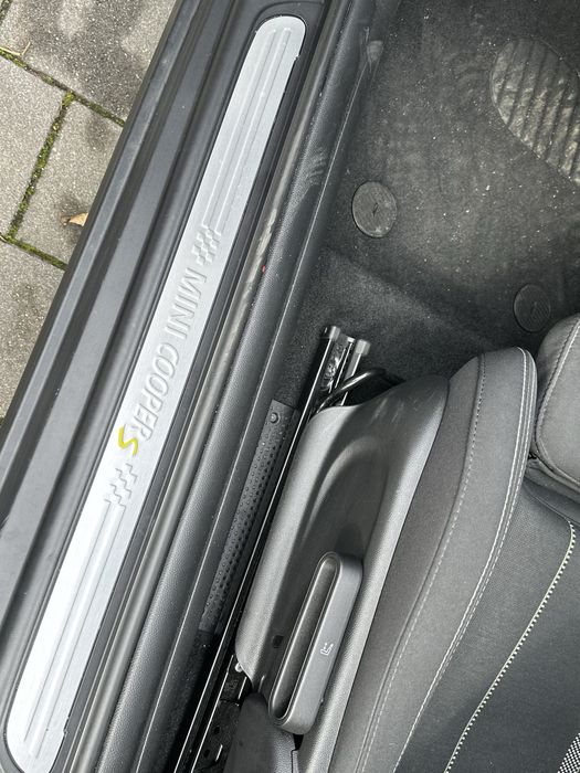 Mini Cooper SE, 100% Elétrico, de 2023, c/ teto panôramico e 26.500 km