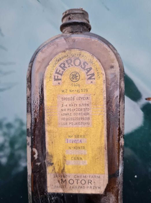 Stare butelki z czasów PRL