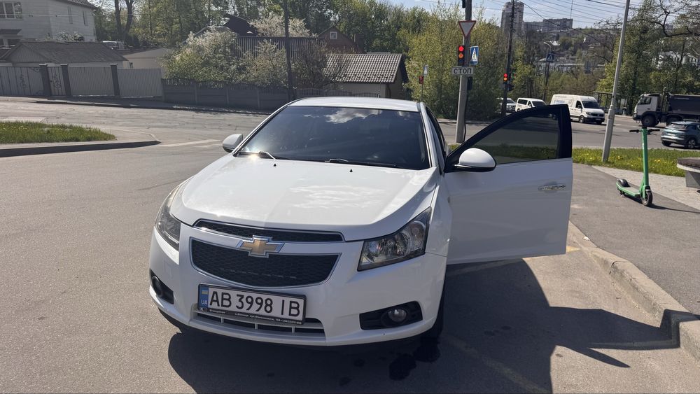 Chevrolet cruze 2011 1.8 бензин автомат