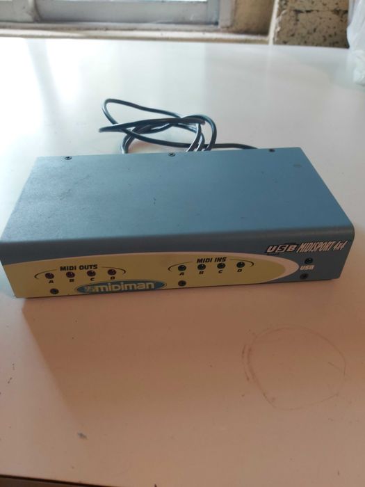 Interface MIDI USB M-Audio Midisport 4x4.