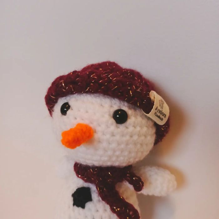 Bałwan maskotka na szydełku