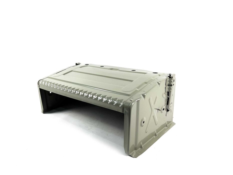 Панель переднього багажного відділення Tesla Model 3