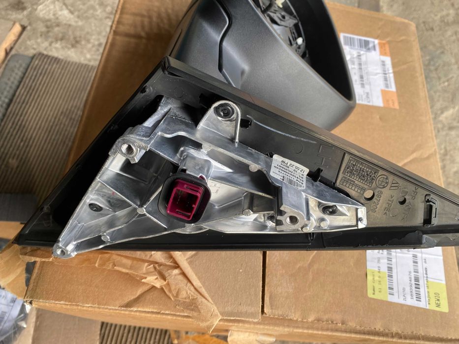 Зеркало BMW G05 складне