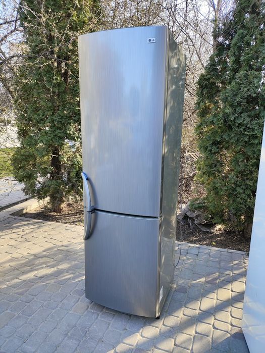 Холодильник LG 2 м висота Но Фрост
