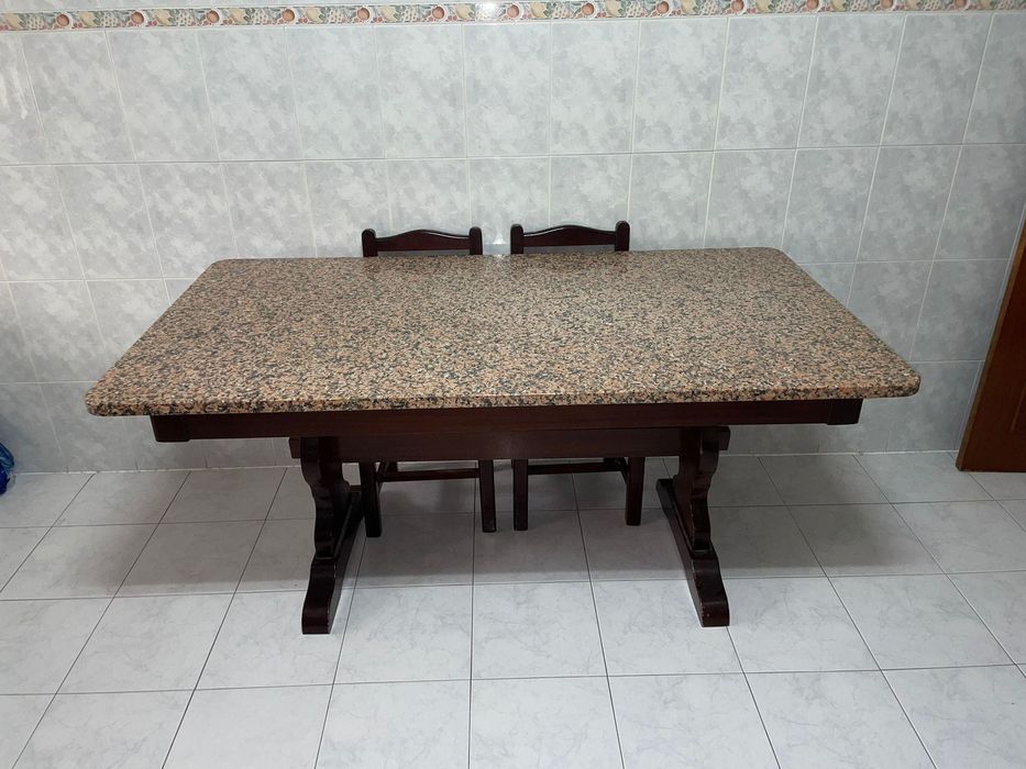 Mesa em madeira e granito maciço + conjunto de 6 cadeiras