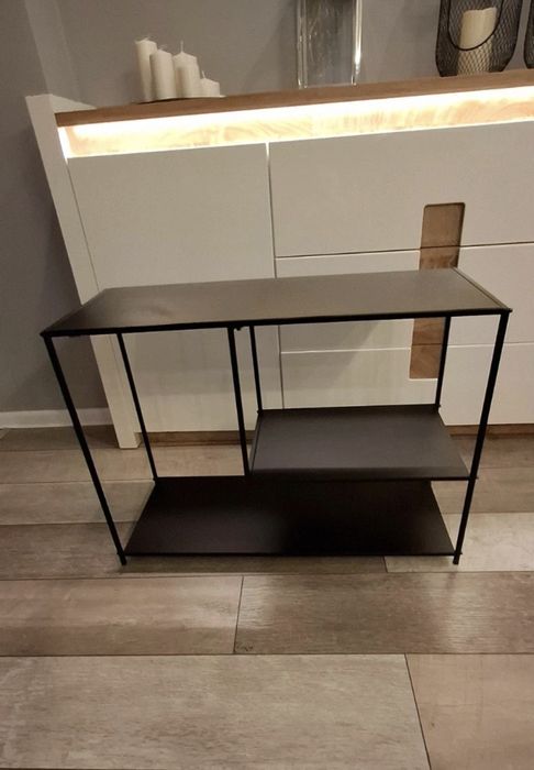 Czarna industrial regał metalowy ikea