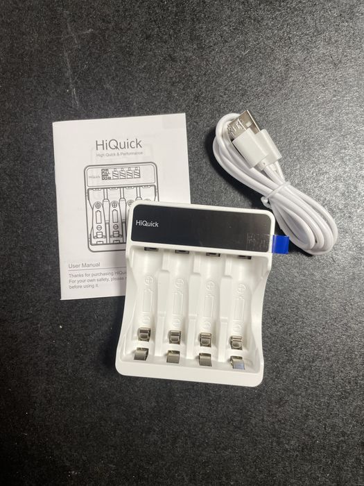 Зарядний пристрій HiQuick для акумуляторів AA/AAA — з дисплеєм