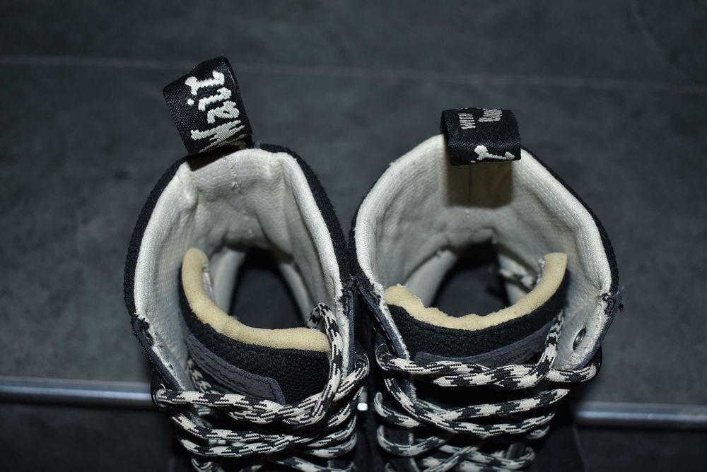 Dr. Martens Combs Tech Sznurowane Buty Glany 39