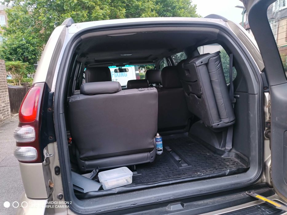 Toyota land cruiser 120