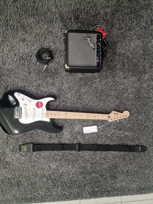 Fender stratocaster squier (para esquerdinos) + fender frontman 10g