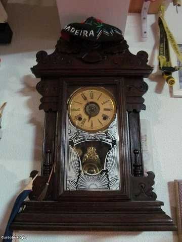 Relógio de parede antigo