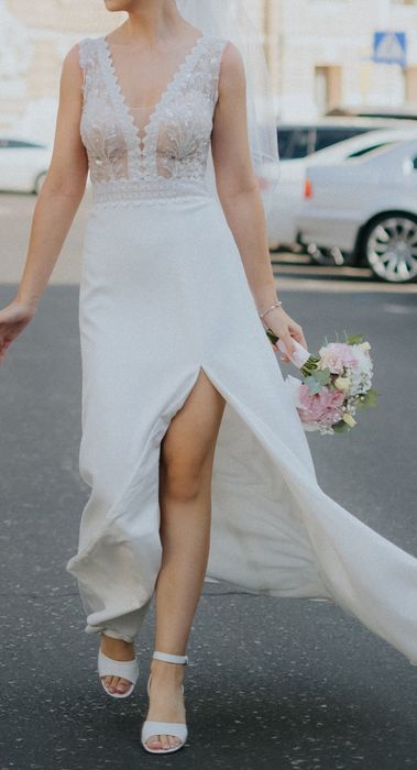 Елегантна весільна сукня