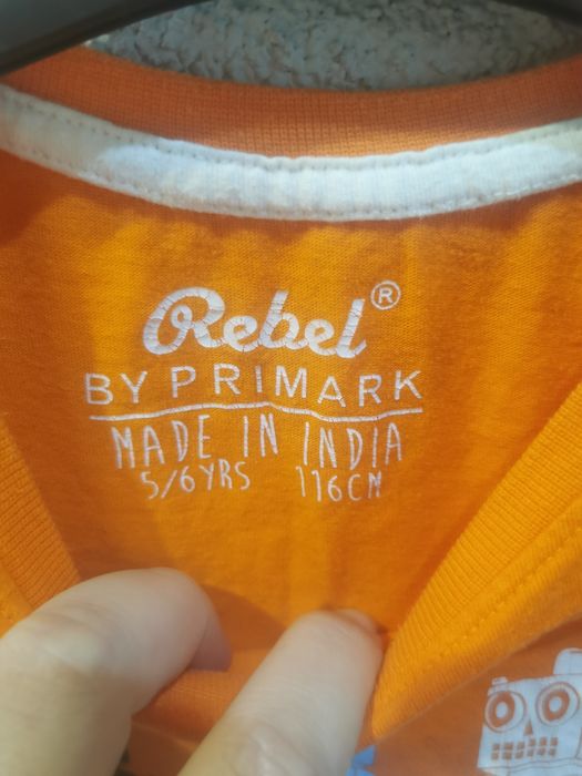 Bluzka na długi rękaw dla chłopca w bardzo dobrym stanie. Rozmiar 116