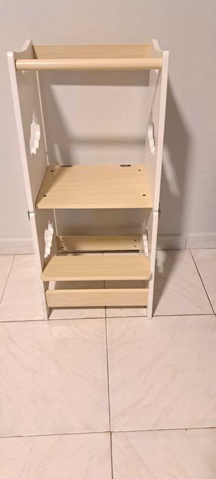 Torre de aprendizagem montessori