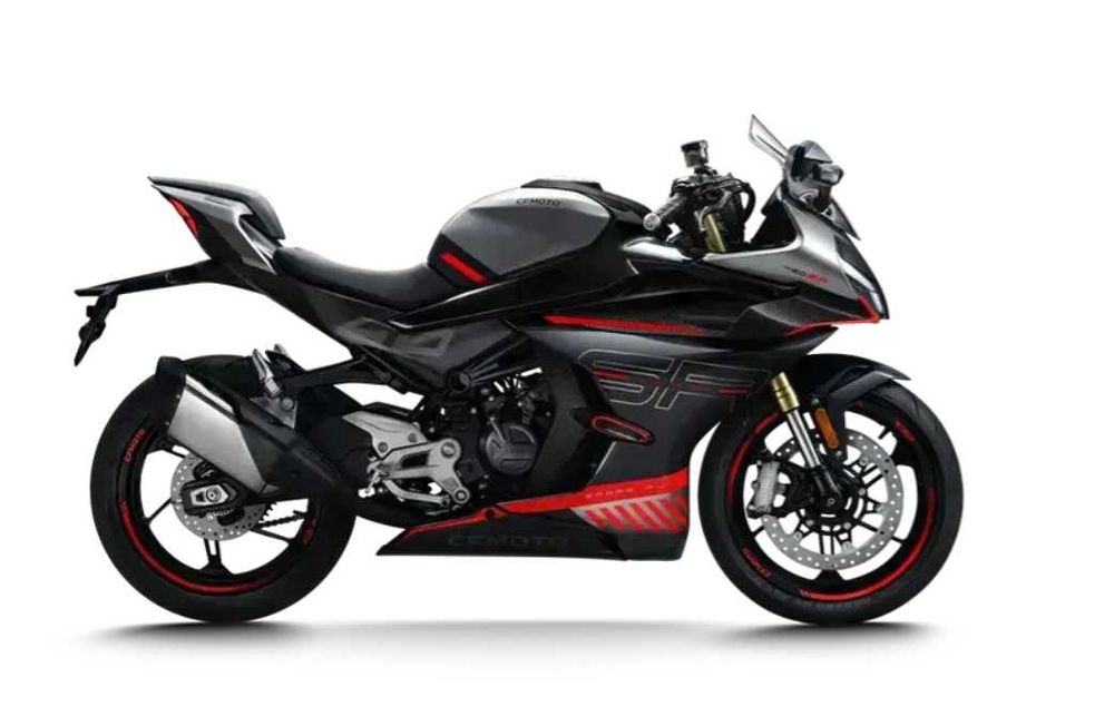 Motocykl 450 SR CF, silnik 450 cm3 Cf Moto