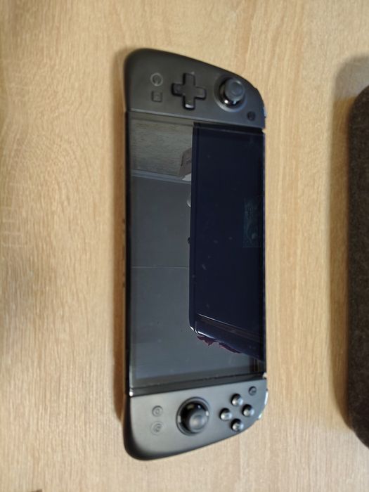 Продам Nintendo Switch OLED.