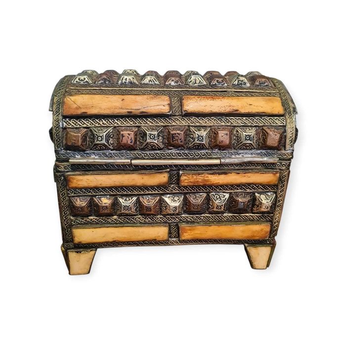 Caixa de Jóias em Osso e Metal