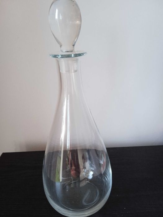 karafka na wino z korkiem i gratis shaker