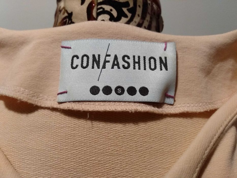 Sukienka Polskich Projektantów- Dzianina Dresowa - S - Kolor Morelowy