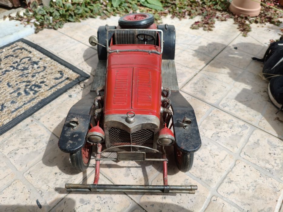 Modelo de Mercedes de 1940 artesanal
