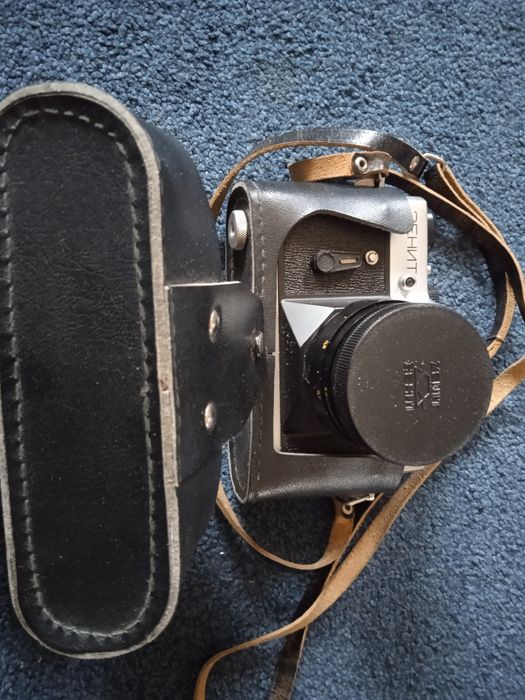 Фотоаппарат Зенит ЕТ фотовспышка fil16 экспонометр Ленинград2 объектив