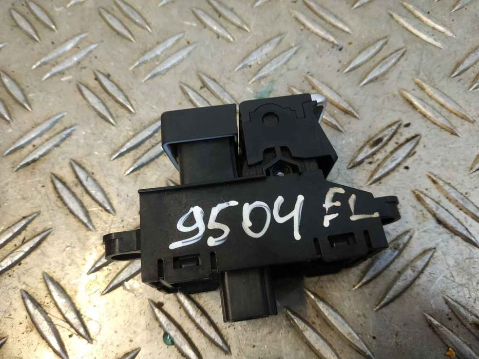 Mazda CX5 16- кнопка ручника  EL9504 KD2W66EP0