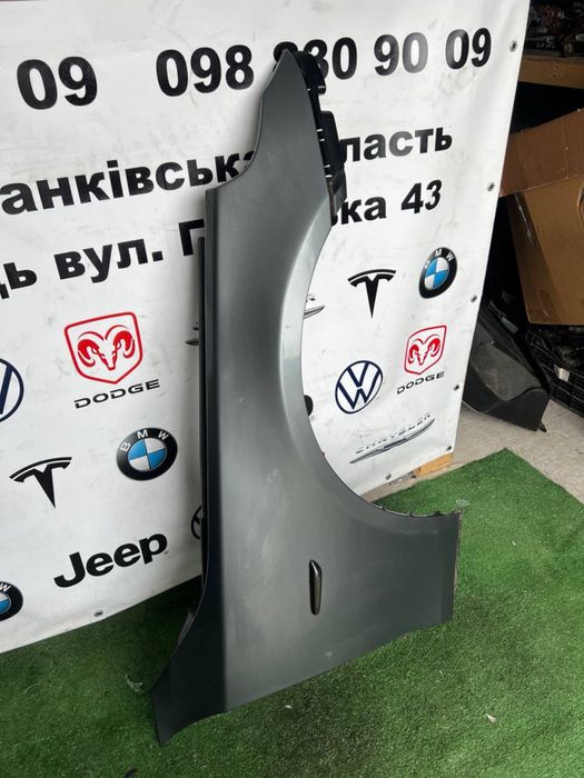Крило переднє праве BMW E60  E61 ідеальний стан 530 535