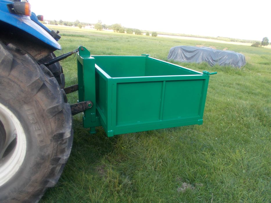 skrzynia transportowa z wywrotem mechanicznym